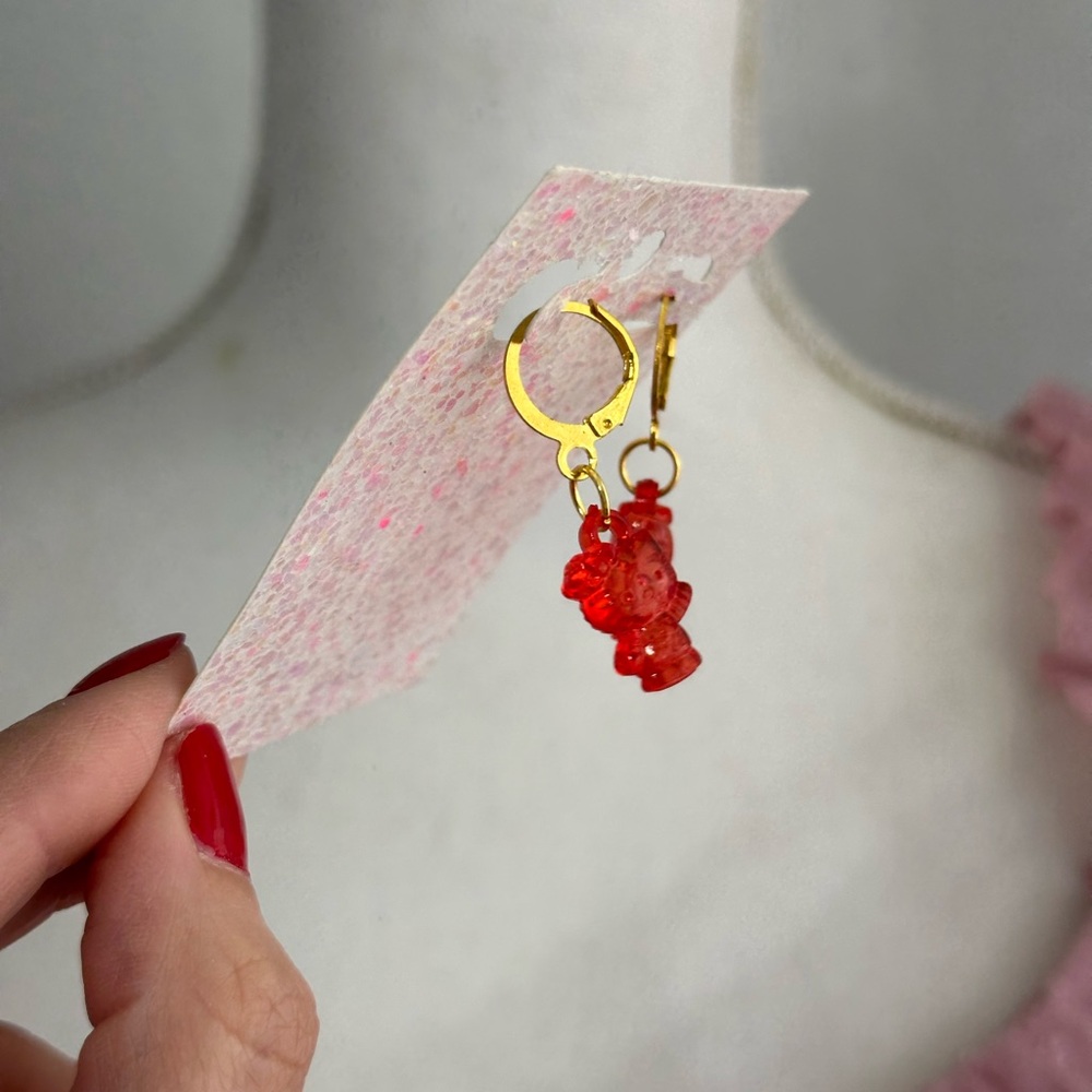 Red hello kitty Charm Earrings - Picture 5 of 5